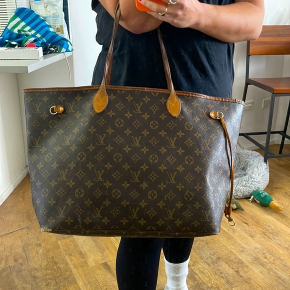Louis Vuitton Handbags - Louis Vuitton Neverfull GM